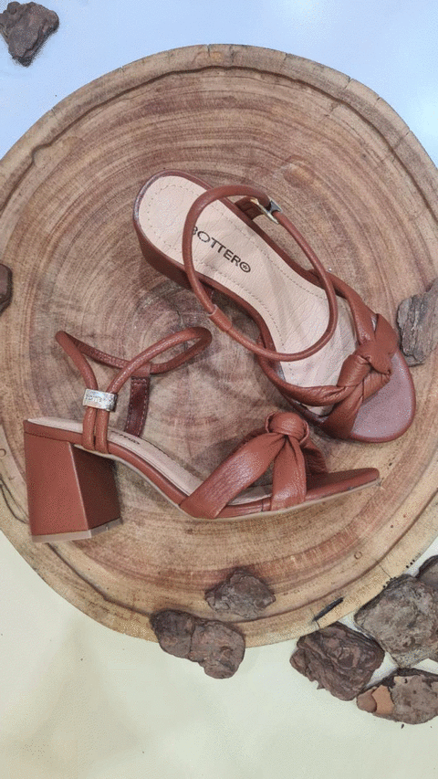 SANDALIA SALTO COURO BURNISH CONHAQUE 25 34