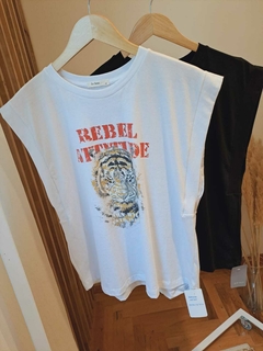 Remera Attitude - Granada