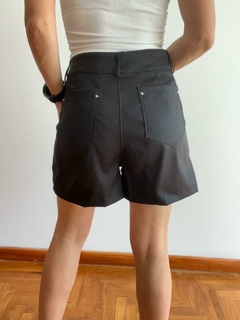 Short Metallic en internet