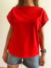 Remera con tachas