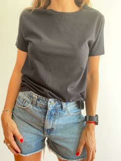 Remera escote redondo en internet