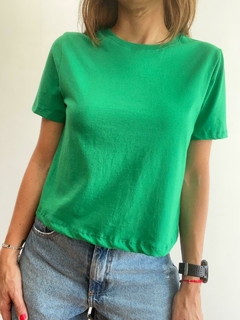 Remera basica crop - Granada