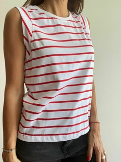 Musculosa rayada en internet