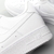 Air Force 1 "Triple White" na internet