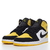 Air Jordan 1 "Yellow Black Toe" na internet