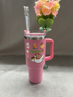 QUENCHER CON STICKER CAPYBARA 1,2L - comprar online