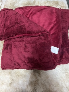 ACOLCHADO PELUCHE CON DISEÑO QUEEN - comprar online