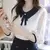 Blusa de encaje con cuello en internet