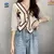 Blusa de ganchillo con bordado de flores