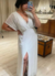 Vestido con Mangas y Corte Lateral Elegante y Moderno