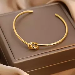 Pulseiras de Aço Inoxidável Elegante na internet