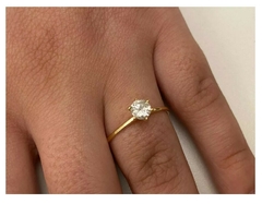 Anel Solitário De Ouro18k E Diamante - comprar online