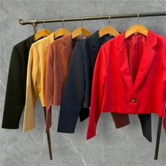 Blazer sastrero crop con forreria