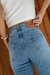 Calça Reta Deborah Jeans na internet