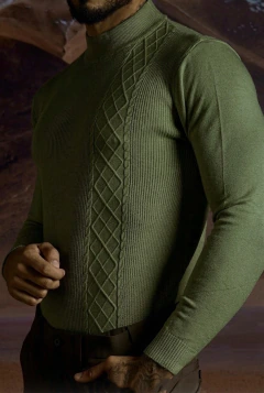Suéter masculino com textura trançada - comprar online