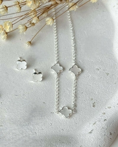 Conjunto 3 trevos madrepérola – brincos, colar e bracelete - LA VI JOIAS EM PRATA