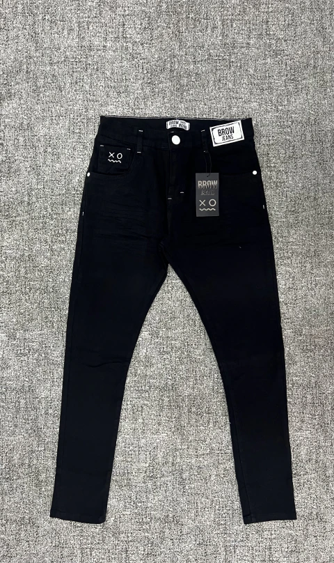 Calça brow jeans black, vista frontal como foto principal