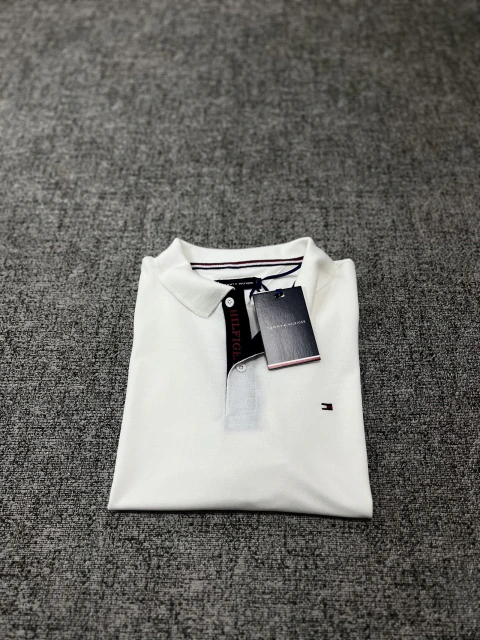 Polo Tommy Hilfiger — foto 1 das opções de cor e detalhes