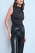 Blusa cuello alto con frunces. en internet