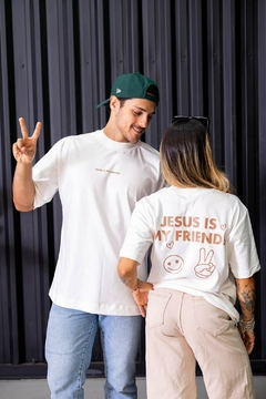 Camiseta Over - Jesus is my friend na internet