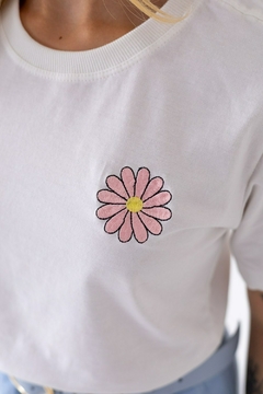 Tshirt Bordada - Flor na internet