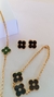 Imagem do Conjunto completo com 3 peças com colar pulseira e brinco, com detalhes em trevo