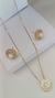 Conjunto colar e brinco cravejado em micro zircônia e detalhe em pérola na internet