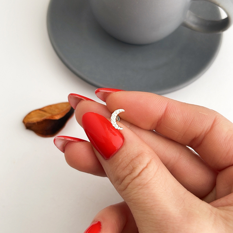 Piercing Lua cravejado de micro Zircônias, haste em aço cirúrgico - comprar online