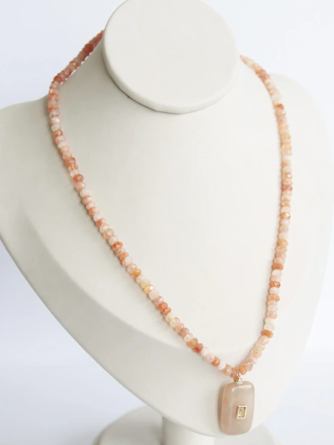 Collar piedra sol
