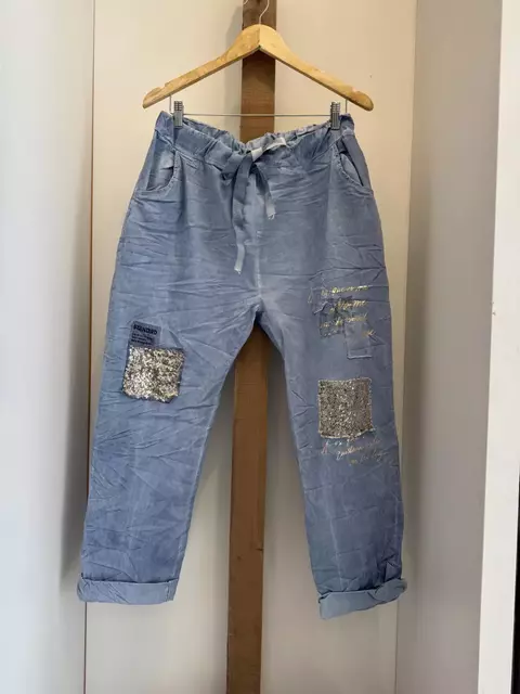 Babucha de gabardina con apliques (cede hasta 140cm de cadera) - comprar online