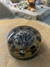 Orgonite de mesa arquétipo do lobo com olho de tigre e turmalina negra - comprar online