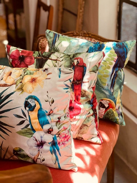 Almohadones de loros - comprar online