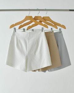 Shorts Aura off white - comprar online
