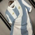 camisa-aniversário-seleção-argentina-24-25-torcedor-adidas-masculina-azul-branco-messi-di-maria-mac-allister-julian-alvarez-lautaro-martinez