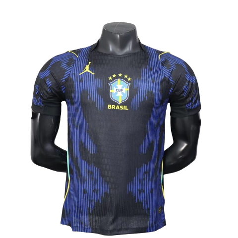 Camisa oficial da Seleção Brasileira II Copa 2026 masculina azul e preta com detalhes em amarelo, exibida em manequim preto