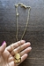 Colar longo dourado
