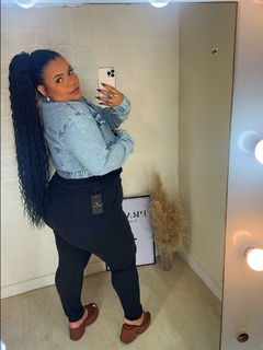 Jaqueta cropped na internet