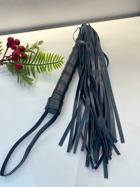 Chicote de Couro Sintético