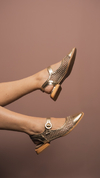 SLINGBACK TRAMA EM COURO DOURADA - comprar online