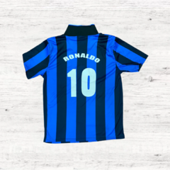 Camiseta del Inter retro Ronaldo en internet