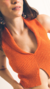 Blusa Orange na internet