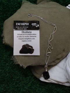 Collar de signo zodiacal en internet