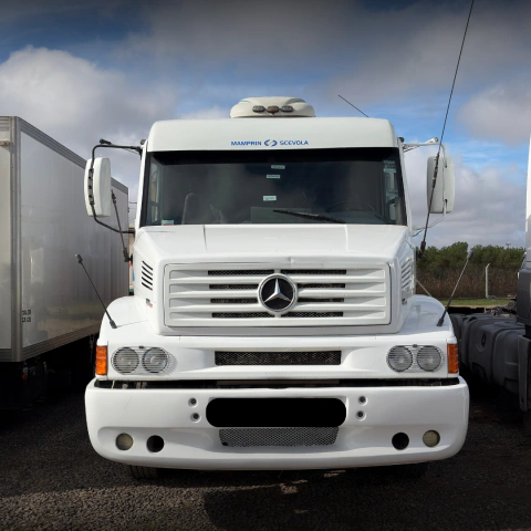Mercedes Benz 1634 4x2 R año 2005 con carrocería Baranda volcable