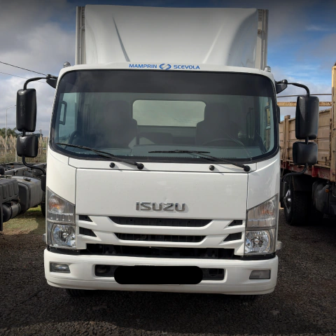 Izusu NQR90 L año 2022 con carrocería paquetera