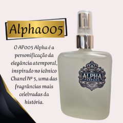 Frasco do perfume AP005 Alpha, inspirado no Chanel Nº 5, com design elegante e moderno, destacando o rótulo da marca Alpha Parfums.