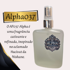 Frasco do perfume AP037 Alpha, com design elegante e rótulo da marca Alpha Parfums.