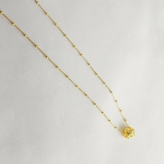 Colar Alongada com Bolinhas e Pingente Redondo em Símbolos de Infinitos Vazados Banhado a Ouro - comprar online