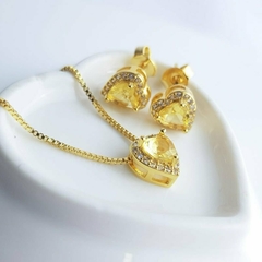 Conjunto em Veneziana com Pingente Coração Amarela Cravejada Banhado a Ouro - comprar online