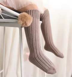 Calcetitas con pompones - comprar en línea