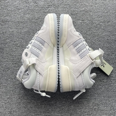 Bad Bunny x adidas Forum Buckle Low White na internet
